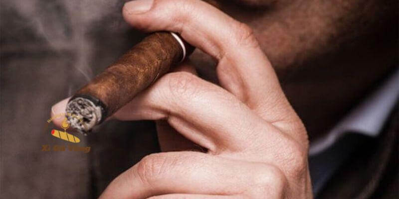 Xì gà Cuba từ lâu được xem là biểu tượng của giới thượng lưu.